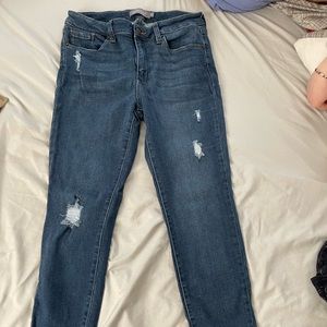 Light distressed jeans